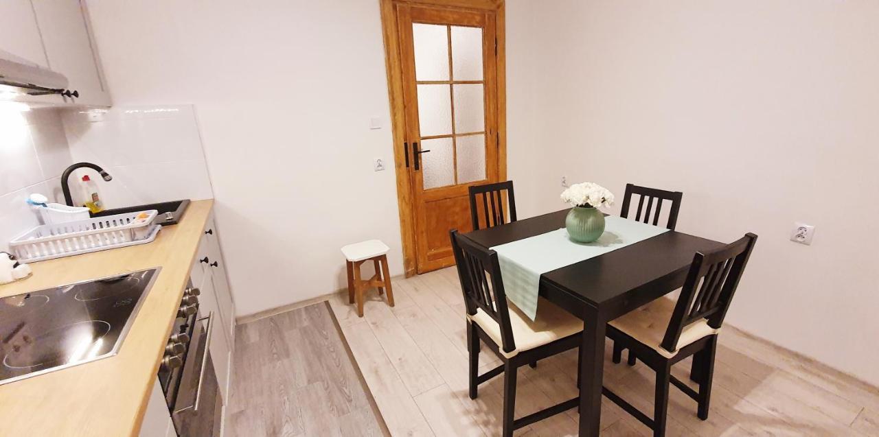Separated Kitchen, Fast Internet Aleja 3 Maja 2M80 Warszawa Eksteriør bilde